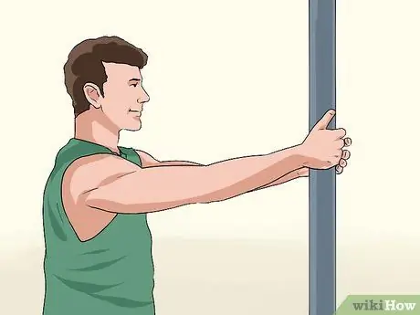 Выполните приседания на одной ноге, шаг 8