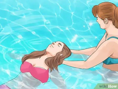 Плавайте на спине, шаг 2