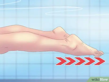 Выполните ход дельфина под водой, шаг 4