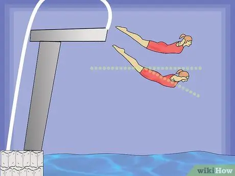 Совершите прыжок с лебедем со стороны бассейна Шаг 7