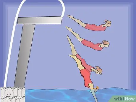 Совершите прыжок с лебедем со стороны бассейна Шаг 9