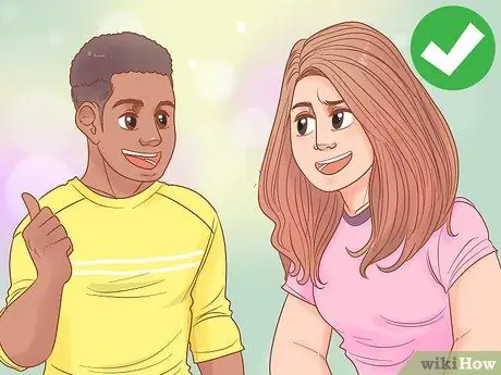 Понять разницу между флиртом и социальным взаимодействием Шаг 3