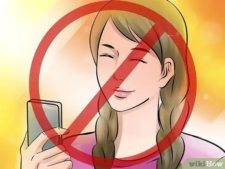 Избегайте быть навязчивой подругой Шаг 15