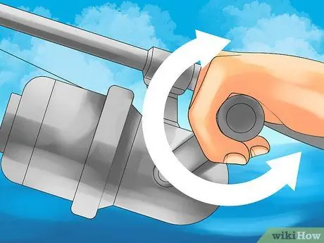 Заброс с удочкой для серфинга на пляже Шаг 14