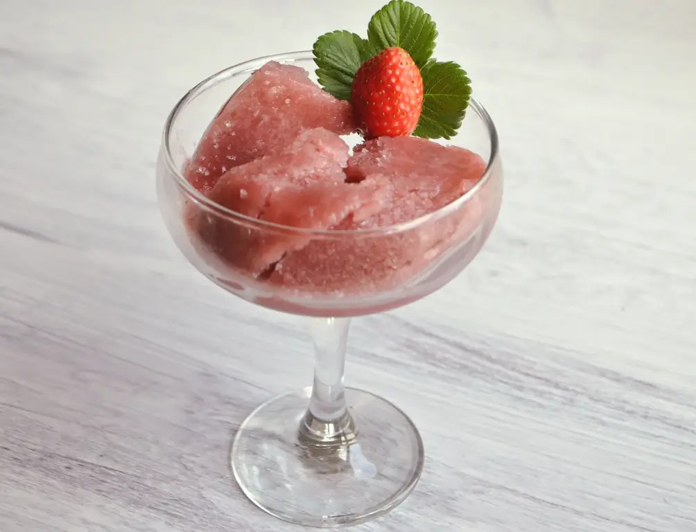 Как приготовить клубничный сорбет: 12 шагов (с иллюстрациями)