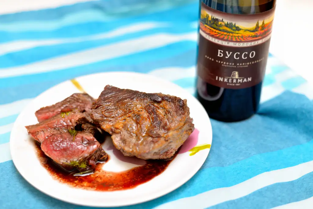 3 способа приготовления стейка на вешалке