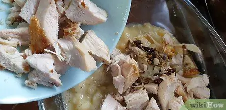 Приготовьте оставшуюся индейку и запеканку с начинкой Шаг 3