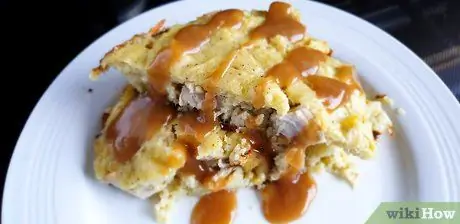 Приготовьте оставшуюся индейку и запеканку с начинкой Шаг 7