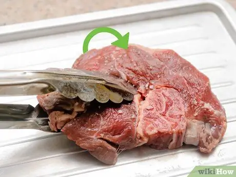 Приготовить стейк из чака Шаг 8