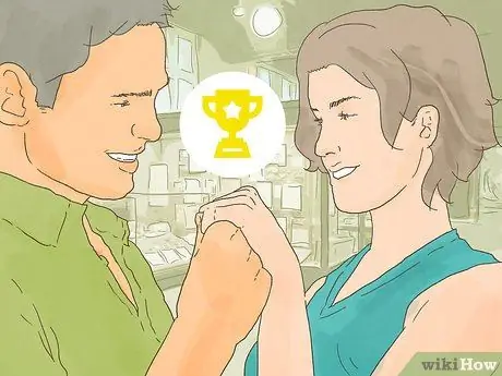 Развивайте дружбу между вами и вашим супругом Шаг 13