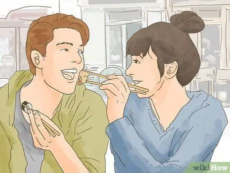 Развивайте дружбу между вами и вашим супругом Шаг 3