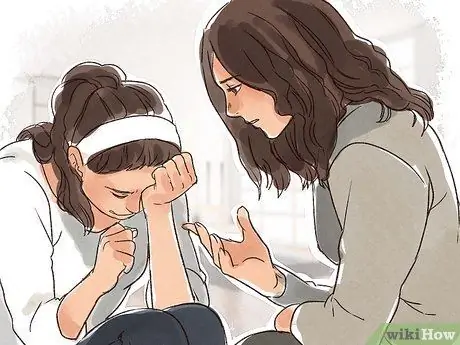 Предложите помощь и поддержку овдовевшей матери Шаг 10