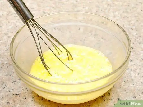 Выпекать яичницу Шаг 6