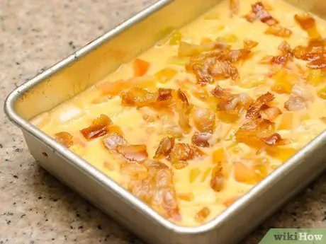 Выпекать яичницу Шаг 8