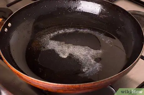 Приготовить яичницу, не переворачивая ее Шаг 3