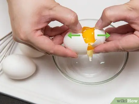 Приготовить сырную яичницу, шаг 2