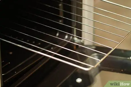 Выпекать с силиконовыми вкладышами для кексов Шаг 4