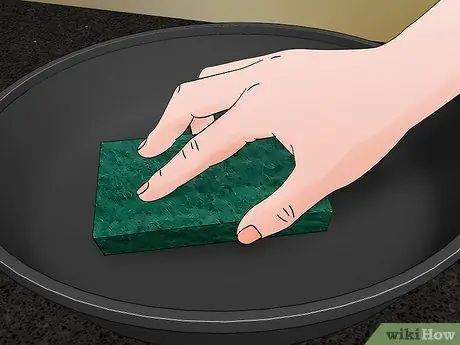 Храните чугунную посуду Шаг 9