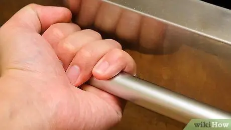 Очистите чугунную сковороду Шаг 13