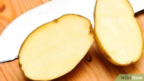 Очистите чугунную сковороду Шаг 9