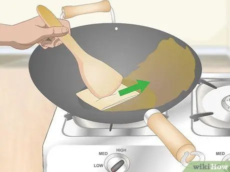 Приправьте вок из углеродистой стали Шаг 12