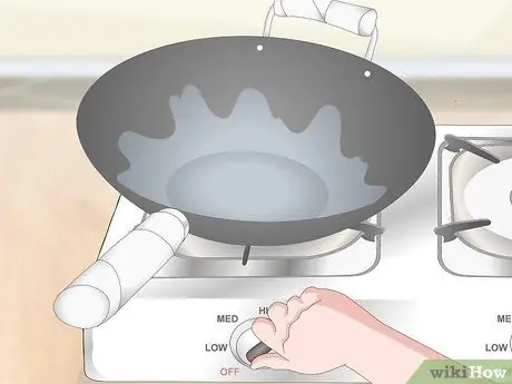 Приправьте вок из углеродистой стали Шаг 6