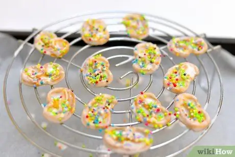 Приготовить крендели с йогуртом Шаг 9