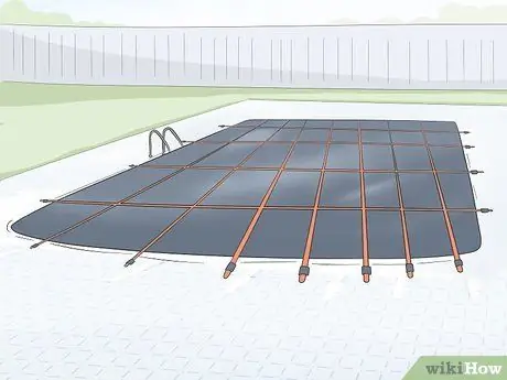 Не подпускайте собак к укрытию для бассейна Шаг 11