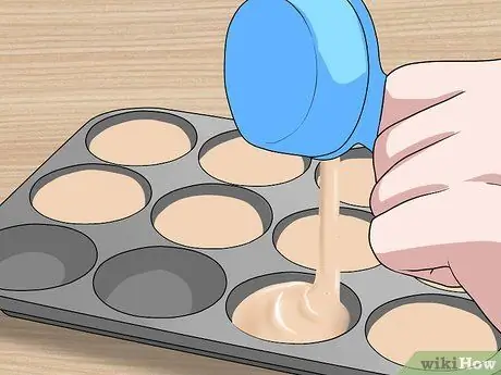 Приготовьте угощение для собак из банана, арахиса и йогурта Шаг 12