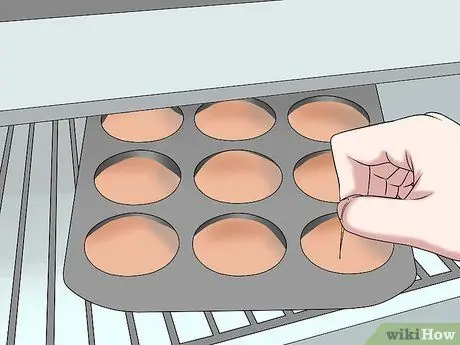 Приготовьте угощение для собак из банана, арахиса и йогурта Шаг 13