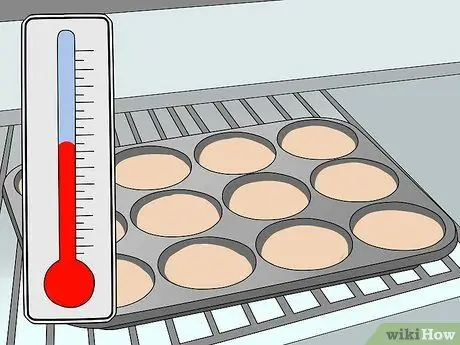 Приготовьте лакомство для собак из банана, арахиса и йогурта Шаг 4