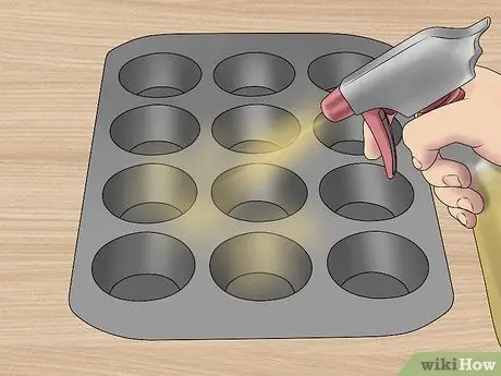 Приготовьте собачьи угощения из банана, арахиса и йогурта Шаг 7