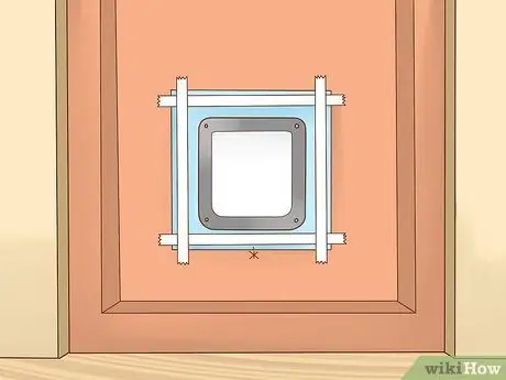 Установите откидную створку для кошек Шаг 3