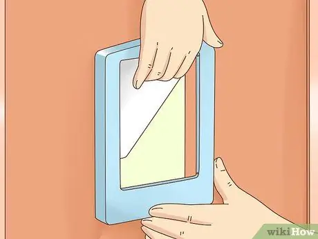 Установите откидную крышку для кошек Шаг 8