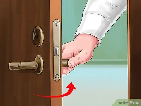 Не подпускайте кошку к кроватке Шаг 8