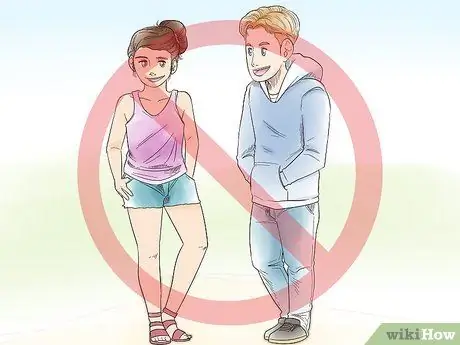 Избегайте влюбленной девушки Шаг 6