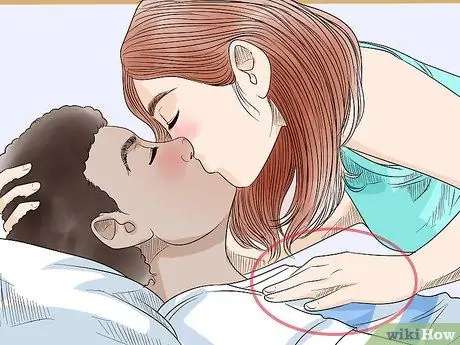 Целоваться с парнем Шаг 14