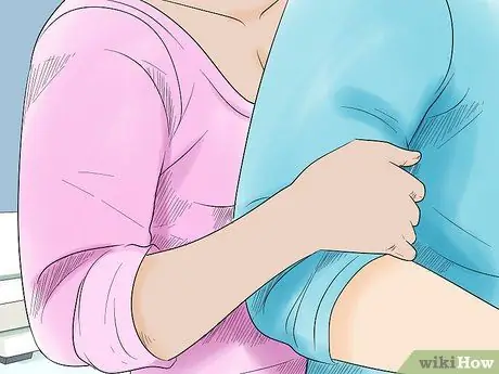 Целоваться с парнем Шаг 4