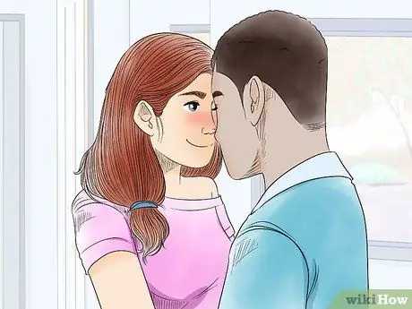 Целоваться с парнем Шаг 7