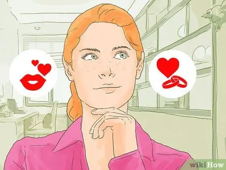 Скажи своему парню, что хочешь сбавить обороты, шаг 1