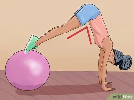 Сделайте отжимание в прыжке, шаг 13