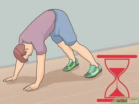 Сделайте отжимание в прыжке, шаг 6