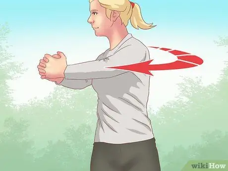 Поднимите пресс во время ходьбы. Шаг 7