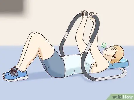 Используйте качельку для пресса, шаг 7