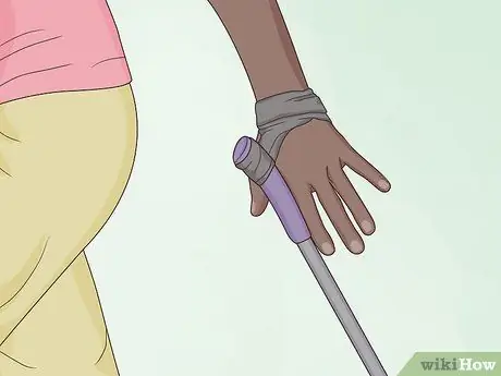 Выполните скандинавскую ходьбу, шаг 7