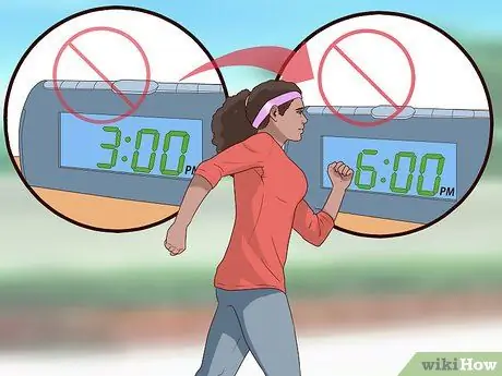 Сохраняйте спокойствие во время прогулок в жаркую погоду Шаг 3