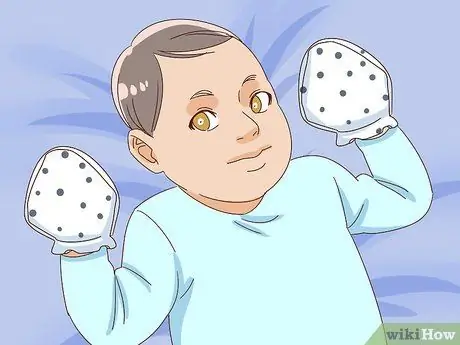 Одеваем новорожденного летом Шаг 10