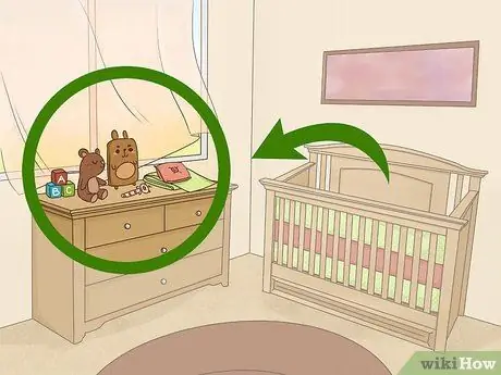 Одевайте новорожденного для сна летом Шаг 6