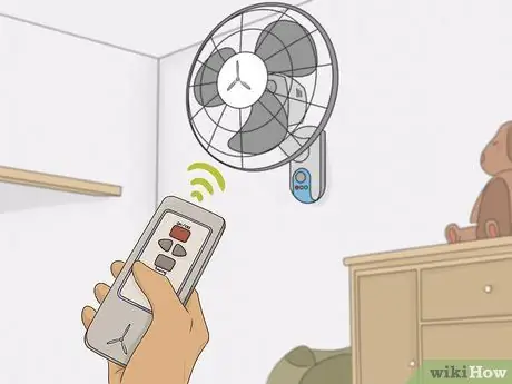 Одевайте новорожденного для сна летом Шаг 8