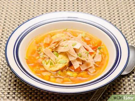 Приготовить куриный суп из тортильи Шаг 19